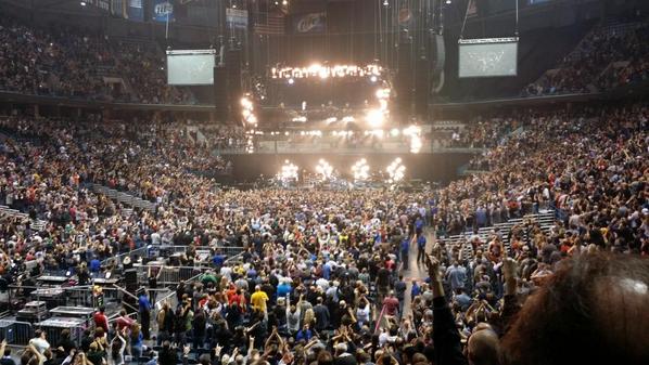 IronMade's tweet photo. We're all still ALIVE!! #PJMKE http://t.co/g6XVlbzIZI