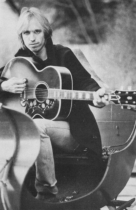 Happy Birthday Tom Petty, you sexy thing! 