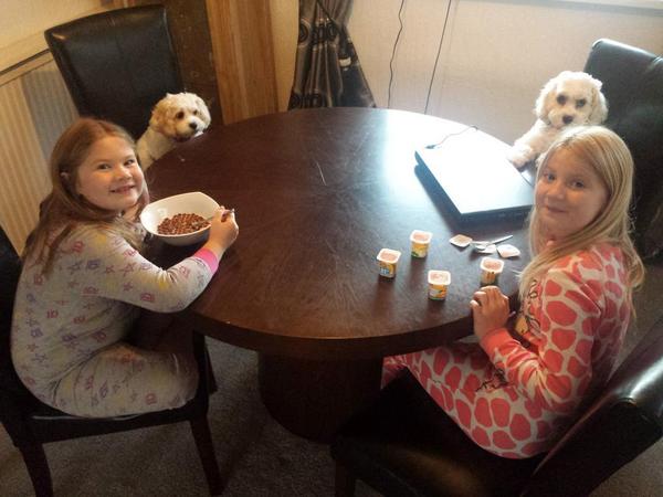 FashionGoToGal's tweet image. Breakfast in the Summerscales household #BrookeStyle