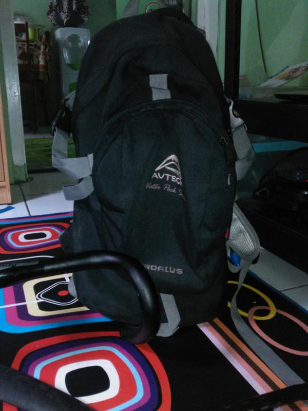 WTT 
tas sepeda + bottole cage selang. 
With Wheels set / Crank set shimano Sora.