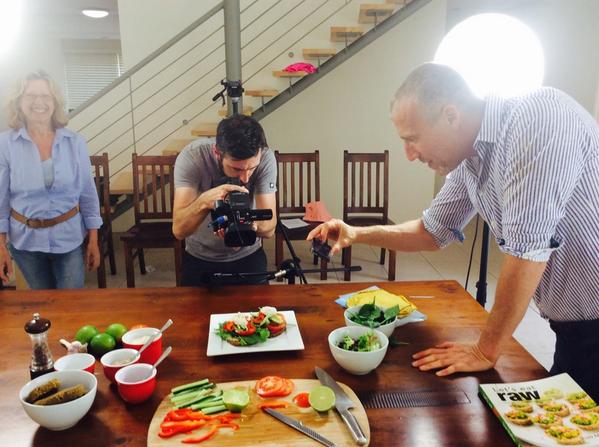 MuZlandia's tweet photo. Fab morning shooting recipes from #letseatrawrecipebook with #jongabriel who 10 years ago lost 220lbs #rawfood http://t.co/kYQ9gOepNb