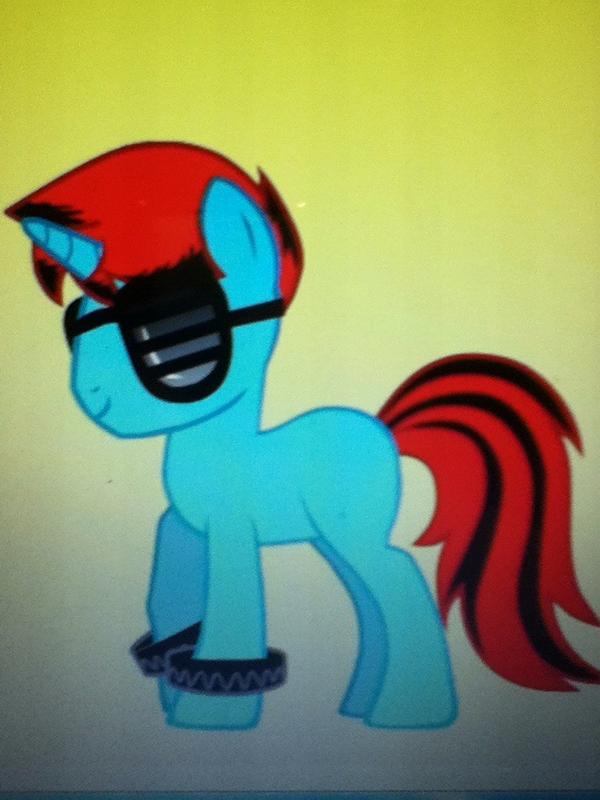 fantaduck447's tweet photo. @sodaworrier  thats not my oc this is my oc except in a darker blue http://t.co/AQt5z9Rq1I