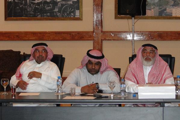 AhaliAlkomra's tweet photo. ص��ر من الحضورأهالي الخمرة في المجلس البلدي الأجتماع الثالث http://t.co/ptHU0fIoMb