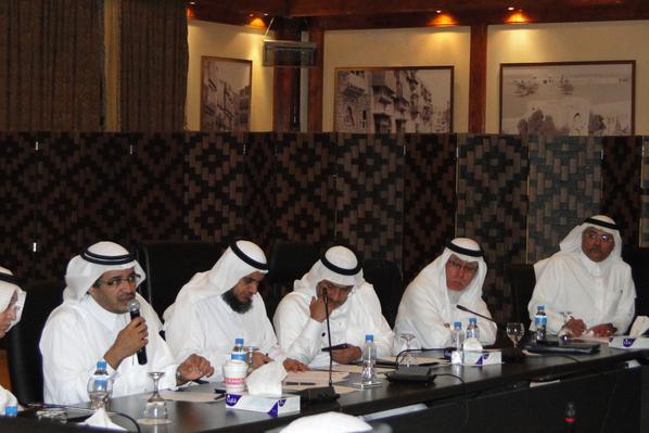 AhaliAlkomra's tweet photo. صور من أجتماع الأهالي الثالث بالمجلس البلدي http://t.co/nCLRCNaE4M