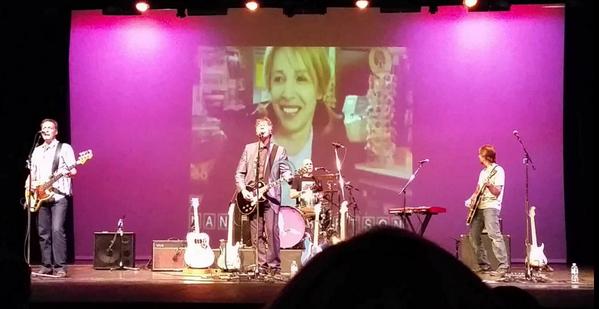 oddsmusic's tweet photo. #NancyRobertson appeared over us Sat night. Must be a sign! Go see @CornerGas Movie Dec3 @BrentButt @JesseoftheGB http://t.co/mk034hVFdY