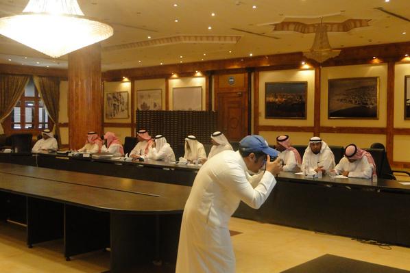 AhaliAlkomra's tweet photo. أجتماع المجلس بأهالي الخمرة 25 - 11 - 1435هـ http://t.co/Y0mZeyKc3M