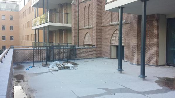 Rooflogix's tweet image. Binnenkort starten #balkons keramische tegels. Prachtige #renovatie hoogwaardige materialen. #rooflogix #architect