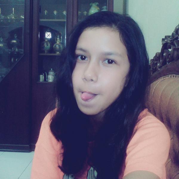 oliviaa_sy's tweet photo. 😝😜 http://t.co/WKMzRmF3ai