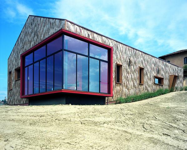 WineNewsIt's tweet photo. #CastiglioneFalletto, #Cantina #LaBrunella by #GuidoBoroli, proietta ospiti nel cuore #Barolo, con vista unica #mondo http://t.co/0x89lmcY7s