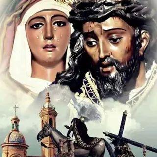 rakeldetriana's tweet photo. Miradas que se combierten en esperanzas. Buenos días cofrades @Stmo_TresCaidas @trianeradtriana @Orgullo_Triana http://t.co/zr7LMlKt1n