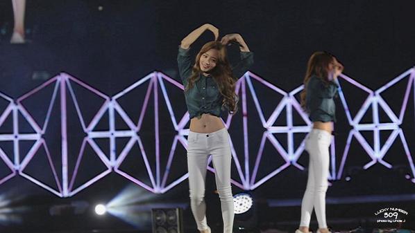 iamtzuyu's tweet photo. so cute ㅋㅋ RT @xxkhun88: "xxtaeyeon89: http://t.co/RAjYBFXB6t  http://t.co/cIHC88nzLh"" http://t.co/92Rxyp1VZT