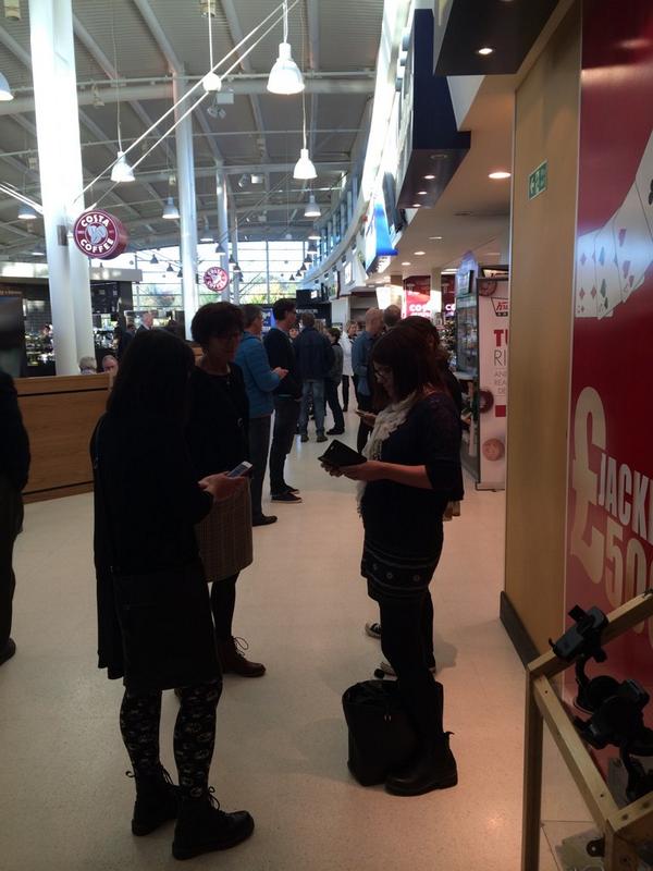 Efter tidig morgon, kafferast på väg mot essa-academy för nya spännande möten. #rudenilondon2014