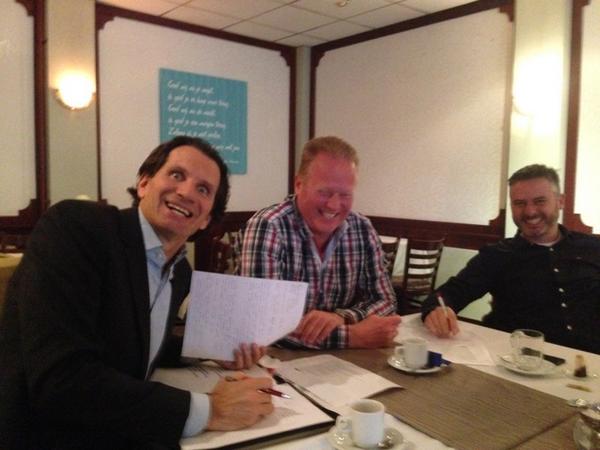 Lachen met Coen Jutte. Voorbespreking voor de awardavond <a href="/oawijchen/">OndernemersAward</a>