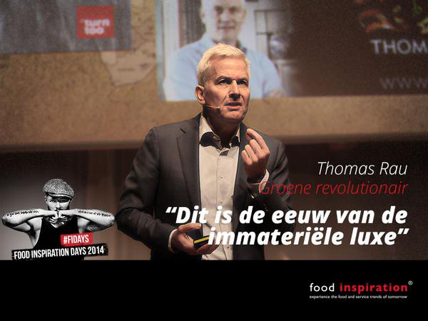 Wauw, muisstille zaal bij Keynote spreker Thomas Rau: "Dit is de eeuw van de immateriële luxe." #fidays