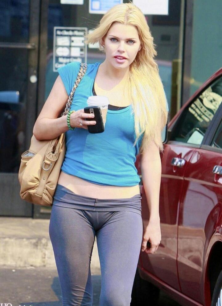 Celebtity Cameltoe توییتر Facts About Life در توییتر: «22 Worst Cases of Celebrity Camel Toe http://t.co/27B44ZBexr http://t.co/2YTsZlb4vq»