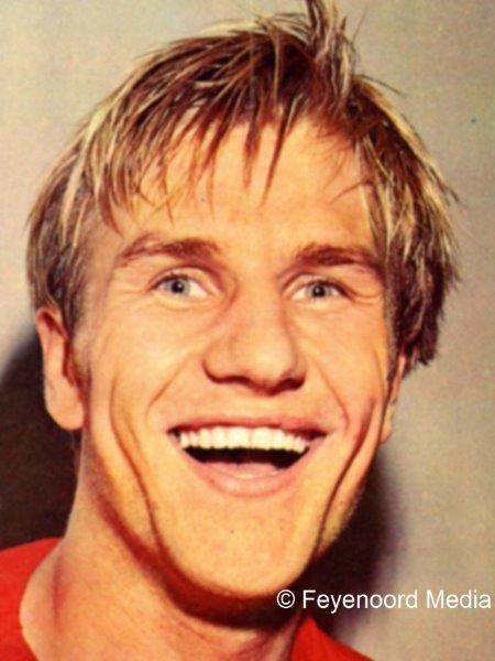 Feyenoord's tweet photo. feliciteert voormalig #Feyenoord-speler en columnist Feyenoord magazine Jan Boskamp (66). Van harte gefeliciteerd! http://t.co/iQapOBXLZc