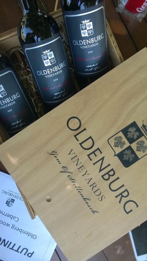 kidsofthecape's tweet photo. Fancy yourself a putting pro? R50 entry, the highest score wins you this box of Oldenberg wines! #kotcgolfday http://t.co/3ueUzG9p32