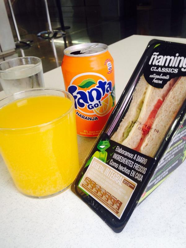 JaviGiles87's tweet photo. Después de donar, aperitivo, y posteriormente una gran sensación de satisfacción por ayudar a salvar vidas #yodono http://t.co/RpmNVXSiTz