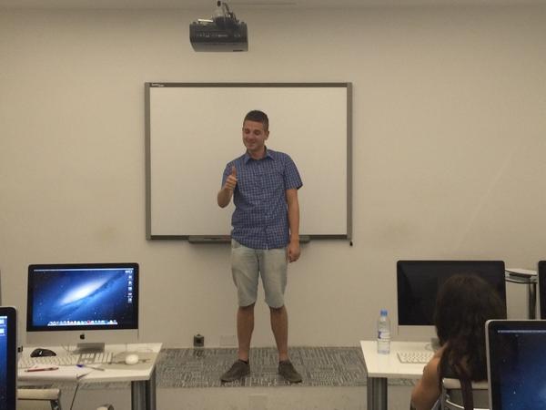 MyriamCarrel's tweet photo. Nuestro siguiente talento digital Alejandro Vallespin de #comunicaciónAudiovisual su Proyecto #MasterMPD #Iberworld http://t.co/MnISpFyXyn