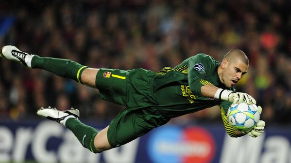 FootballFunnys's tweet photo. There is no player in the world who has scored a hat-trick against Victor Valdes. http://t.co/Mz9FeECAdT