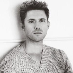 Happy birthday to my first love/obsession Aaron Tveit 