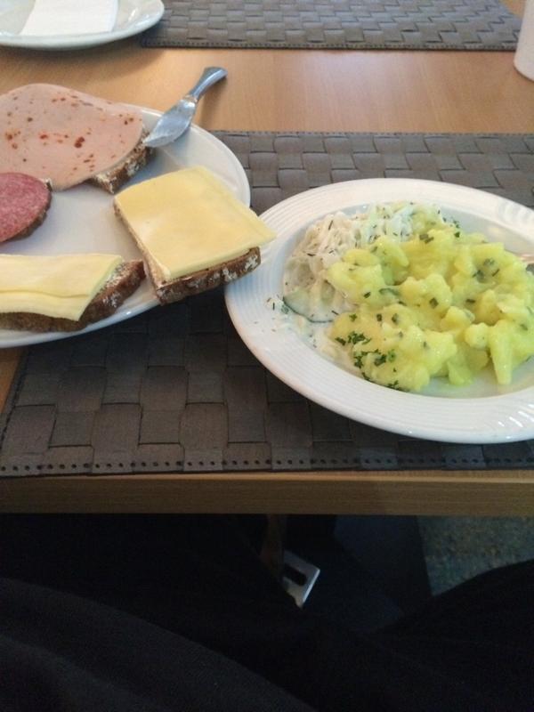 ContractSlayer's tweet image. #reha
#Schlaganfall2014 
Das Essen ist wirklich gut und abwechslungsreich.
