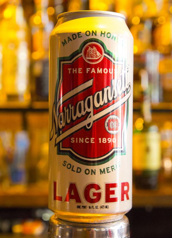 We're featuring Narragansett #American #lager today for week of <a href="/AmericanBeerDay/">American Beer Day</a>. <a href="/Gansettbeer/">Narragansett Beer</a>