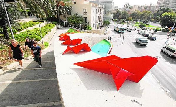 DiarioSUR's tweet photo. #Cultura | Las palomas de #Picasso toman #Málaga. @ajavierlopez nos cuenta de dónde vienen... http://t.co/v7A23bV7jF http://t.co/g2XC2RhBPT