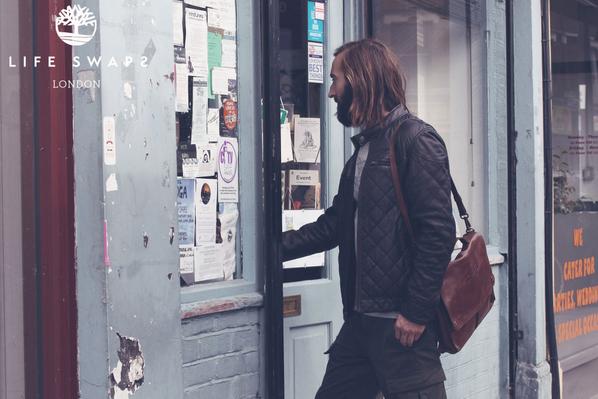 Timberland_EU's tweet photo. #LifeSwaps: Marc swapped his #Barcelona appartement with Sam's #London hideout. http://t.co/SxON7F7qeG #inmyelement http://t.co/EjgRzFFa7R