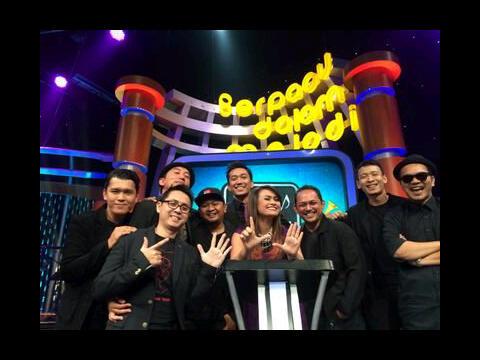 b7production_'s tweet image. Acara @BDMelodi_NET  #DavidNaif &amp;amp; @7harmonyband mengajak kita. bernyanyi nostalgia, nonton térus yahh @project_pippo