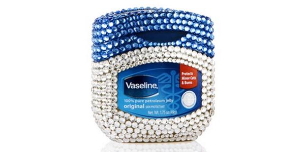 InTheKnow's tweet photo. 19 unusual uses for Vaseline: http://t.co/OEu7TP9JSN http://t.co/TW21V1pVzE