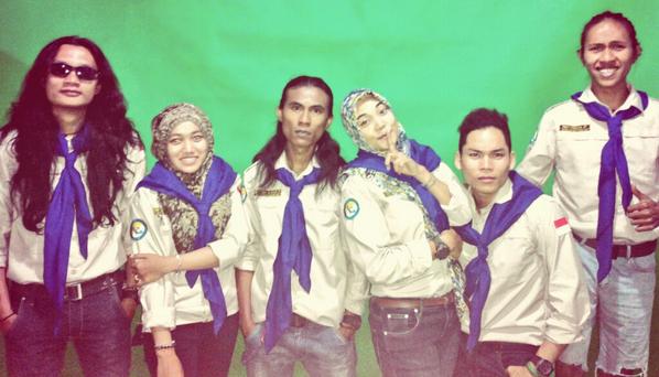 kepakelang96's tweet photo. mereka lagi foto2 kaka @rafaelnovanolo @satriaifirdaus @NPangumbalera http://t.co/Qa4PFwmQY8