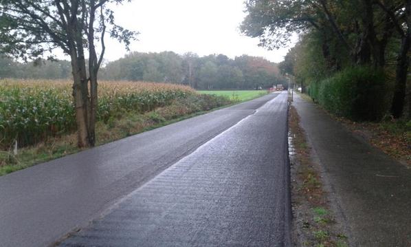 KMalenstein's tweet image. Ook met #herfstweer kan er #Bitufor #asfaltwapening aangebracht worden!