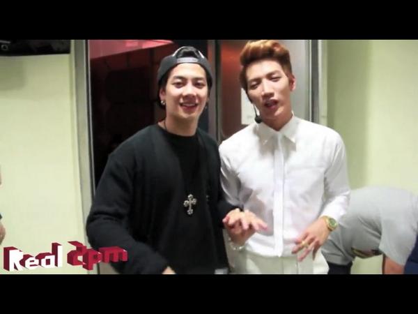 pimtirarut's tweet photo. ดูเรียล2PM ได้คู่จิ้นวงพี่วงน้องมาดังนี้ #JACKKIM #NICHJAE #MarkWoo #MARKKIM #BK #HOBAM 1 http://t.co/uBnlyYeSjP