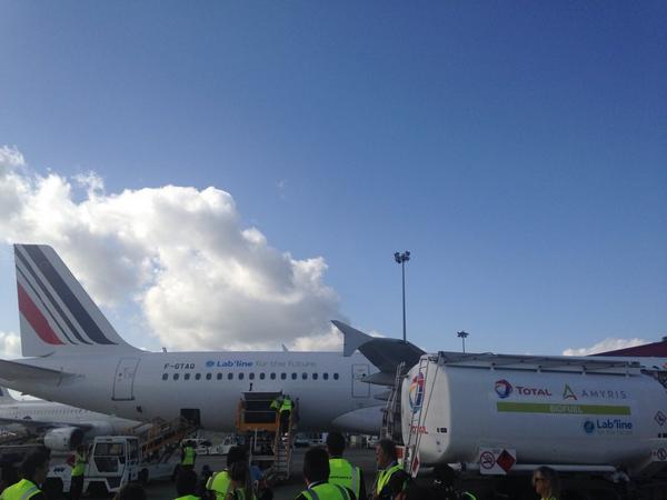 AmyrisBrasil's tweet image. We're honored to be supplying @AirFrance #A321 with our renewable jet fuel in partnership with @Total. #LabLine.