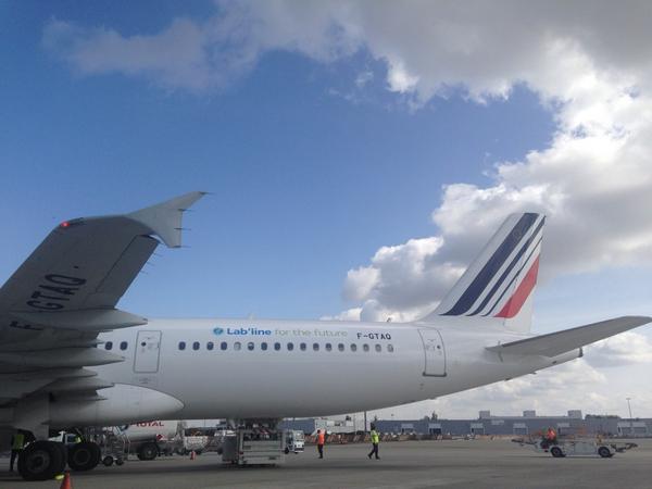AmyrisBrasil's tweet image. We're honored to be supplying @AirFrance #A321 with our renewable jet fuel in partnership with @Total. #LabLine.