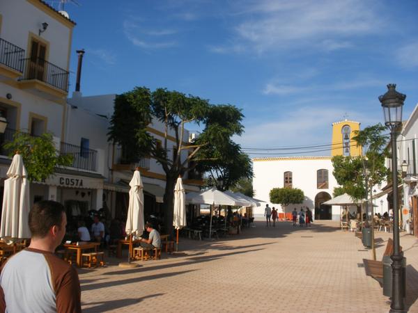 RenoirGuides's tweet photo. #España #Balears #Pitiusas #Ibiza #SantaEularia #SantaGertrudis Place for #Jamón #BarCosta http://t.co/eiLiNUHdoM … http://t.co/HxonDfdaMq