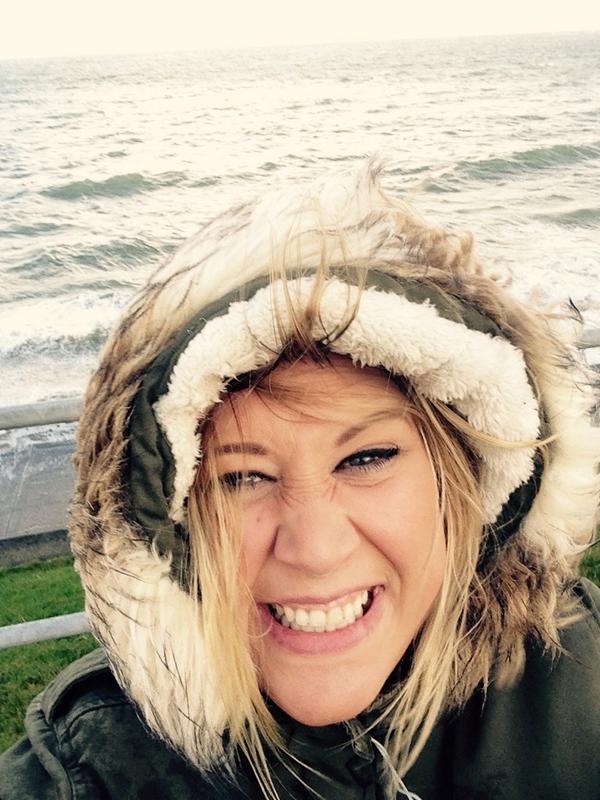 linseyrob1982's tweet photo. It's a tad windy lol http://t.co/yPO8OKzxAk
