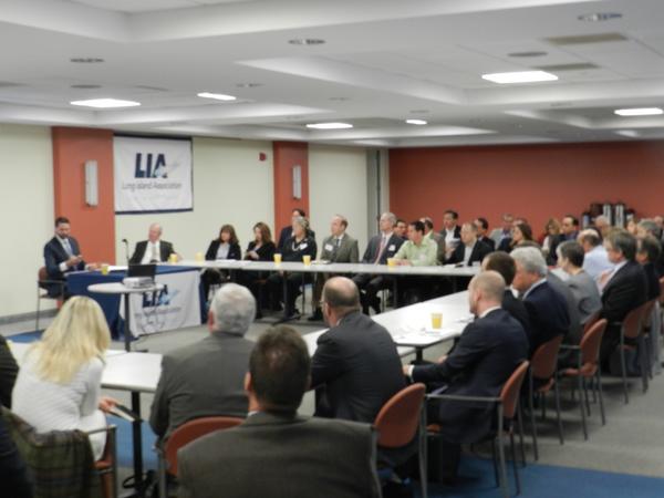 LongIslandAssoc's tweet photo. #LIAEvents Meeting LI Energy Needs, Energy & Enviro Mtg. was a huge success @DeepwaterWind #teneska #PoseidonProject http://t.co/6KKZPz3waj