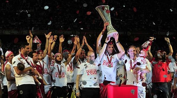 marca's tweet photo. OFICIAL: El campeón de Europa League jugará la Champions http://t.co/arVyYOYFmw http://t.co/neQ4VPyHMH