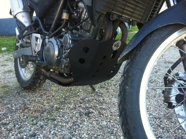 ACDRacingParts's tweet photo. Take a look to our Yamaha XT 660 Skid plate #acdracing. #ART &amp; #DESIGN from our engineers! #moto #yamaha #trail http://t.co/9XoOAeEKYv