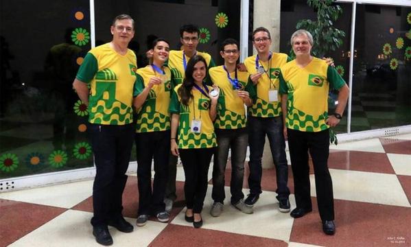 JornalOGlobo's tweet photo. Brasil conquista 5 medalhas na Olimpíada Latino-Americana de Astronomia e Aeronáutica. http://t.co/C0VULVaIKV http://t.co/iOSqfkQfjm