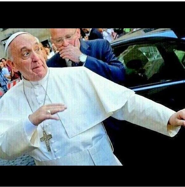 Inclusief beatboxer. RT <a href="/swerbrou/">Stefaan Werbrouck</a>: de coolste foto van een paus uit de geschiedenis vd katholieke Kerk.