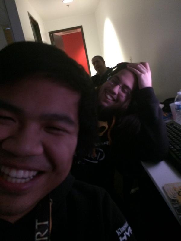 KiWiKiDLoL's tweet photo. MY HEART IT FUCKING HURTS http://t.co/ZkIKmNM6Tl