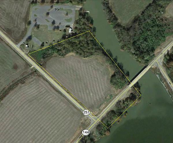 fishnure's tweet photo. A rare lake commercial property opportunity. Owner financing available. https://t.co/5dHnd1aRfy #lakefront https://t.co/IHBwrpQYED #chicot