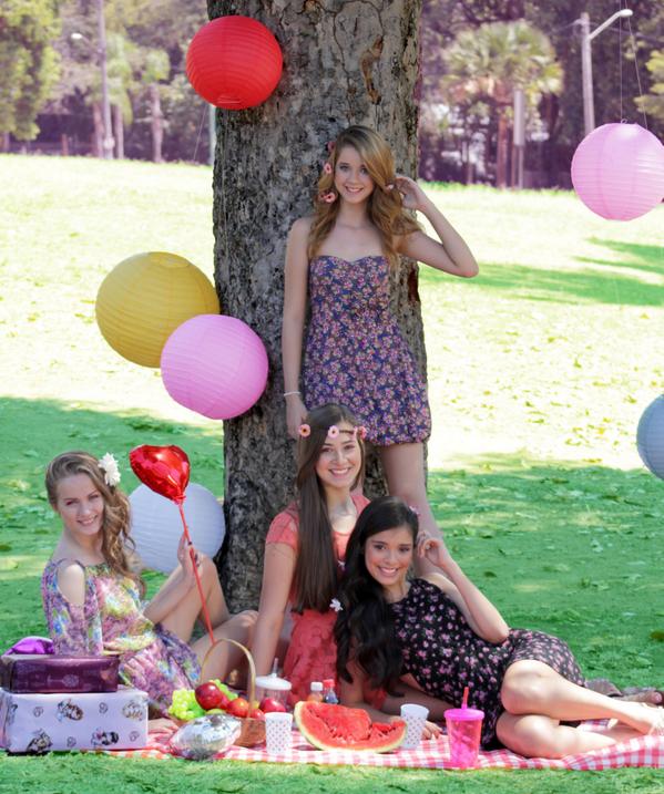absmodels tweet picture
