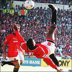 Happy birthday to another Ex United Player, Paul Ince. 