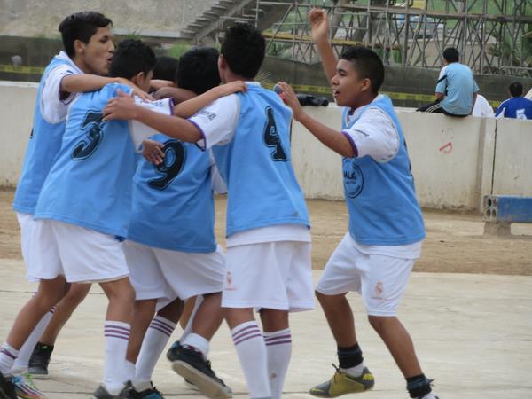 encuentrosSJS's tweet photo. Momentos de diversión: Programa Socio-deportivo de Escuela Martin Luther King http://t.co/rFx9w95nKt @encuentrosSJS http://t.co/ElNFkFSNUy