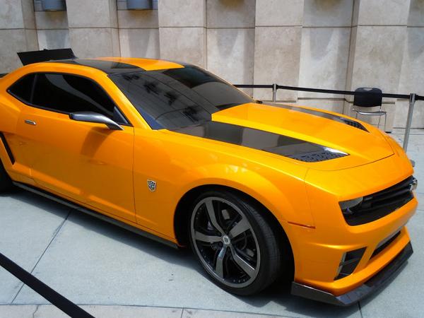 VaughanAuto's tweet photo. #FamousCars What movie is this famous car from? As a bonus, can you tell us its name? http://t.co/tBQXY0zZ5F
