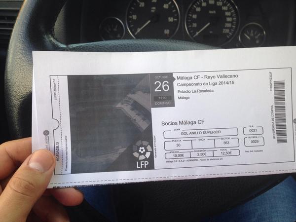 AdrianMoreno14's tweet photo. Pues este domingo toca futbol @NataliaMoyano6 Vamos a la rosaleda flor de la costa del sol🎵 jajaja http://t.co/awrLeFI7s0